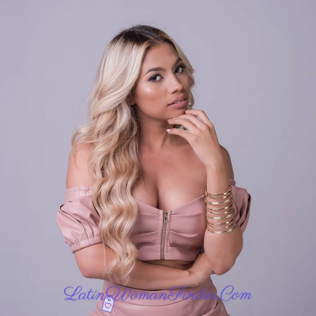 meet Salvadoran women