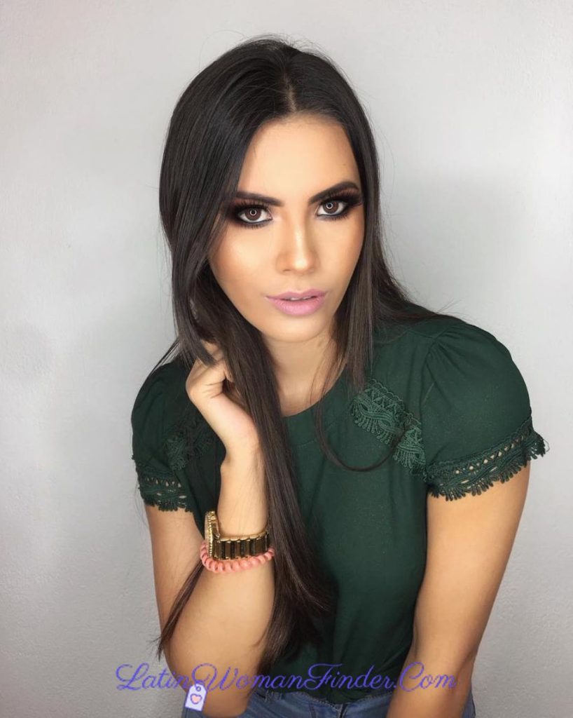 Salvadoran chicks